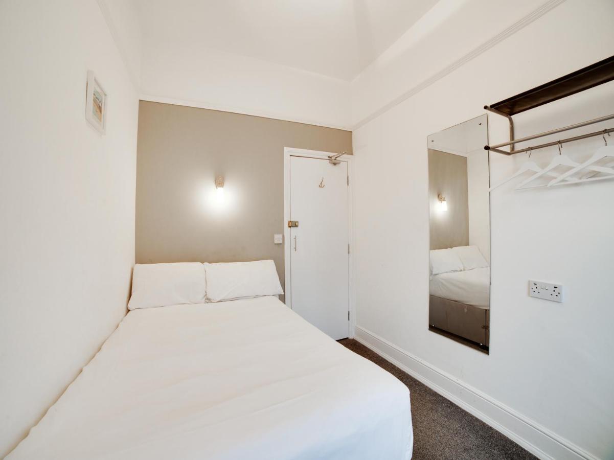 Hotel Sea Breeze Clacton-on-Sea Buitenkant foto