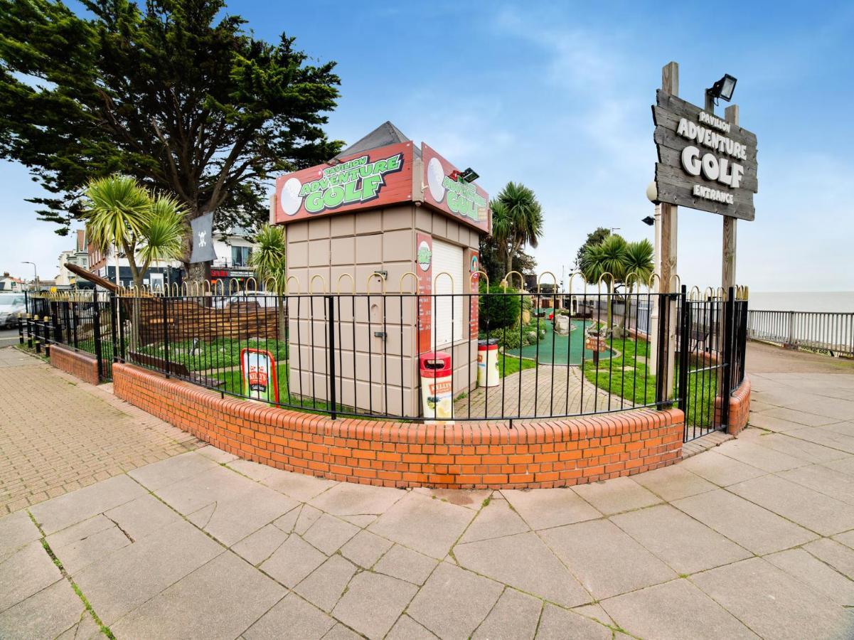 Hotel Sea Breeze Clacton-on-Sea Buitenkant foto