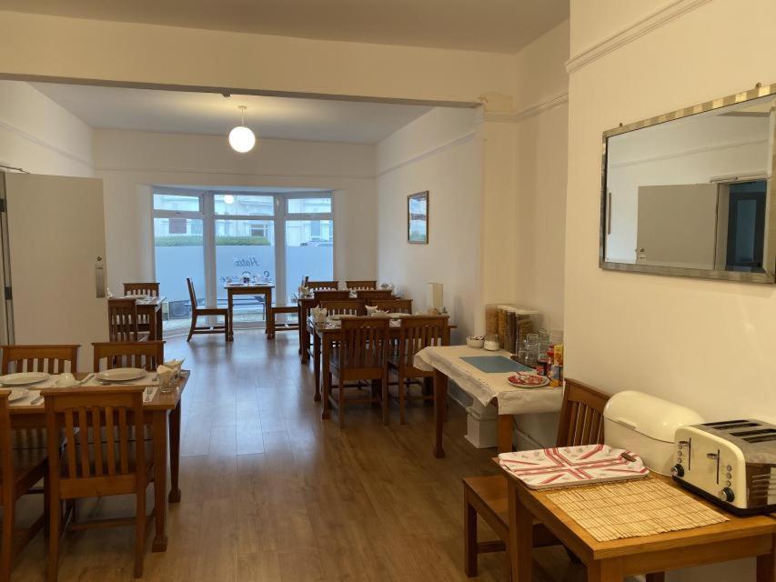Hotel Sea Breeze Clacton-on-Sea Buitenkant foto