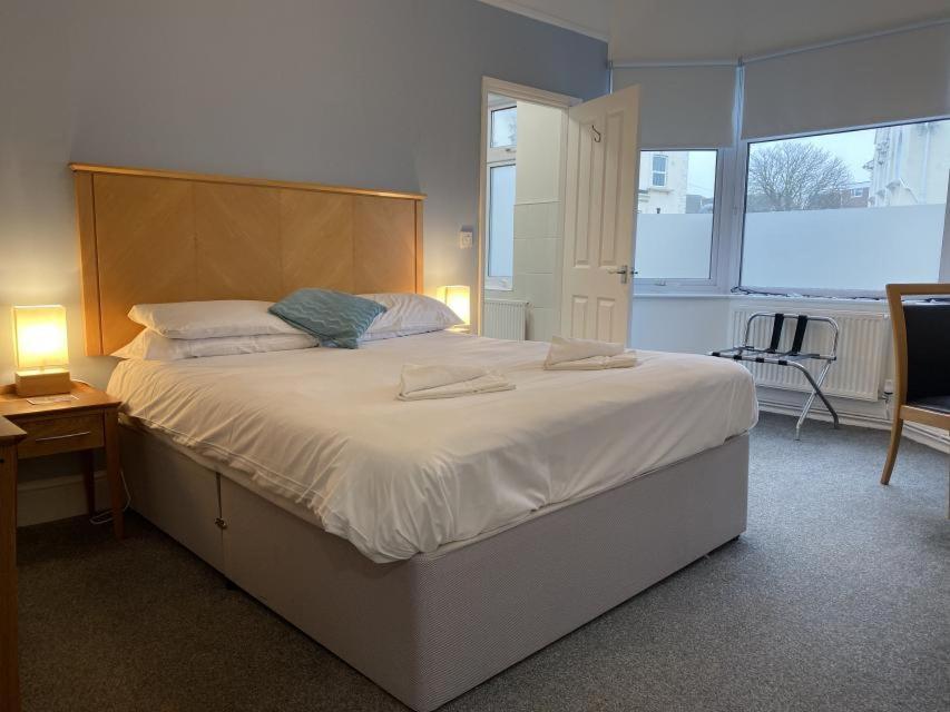 Hotel Sea Breeze Clacton-on-Sea Buitenkant foto